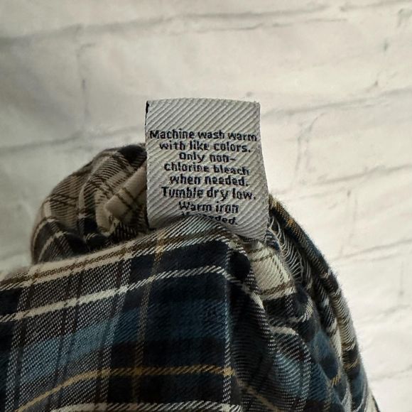 Croft & Barrow Teal, White, and Gold Plaid Dress Shirt, Medium, Pre-owned - Picture 6 of 6